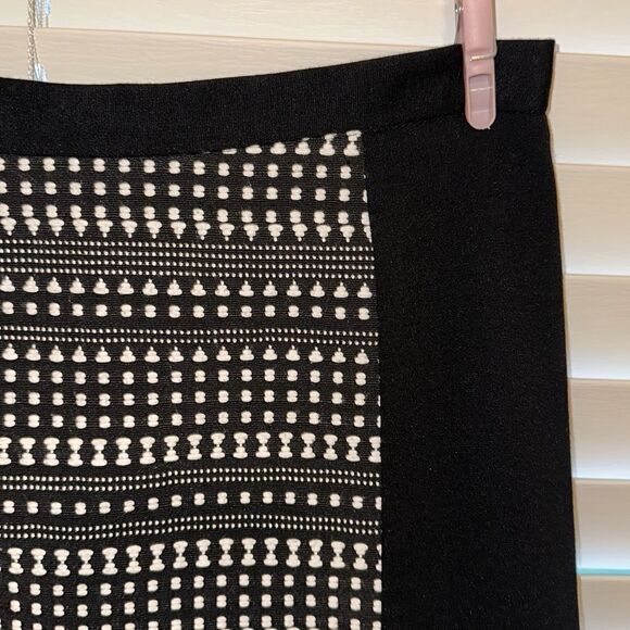 Jeanswest 4 Knit Black & White Back Zip Embroidered Mini Pencil Skirt - Picture 4 of 13